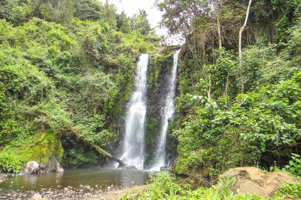 cascata Marangu in Tanzania