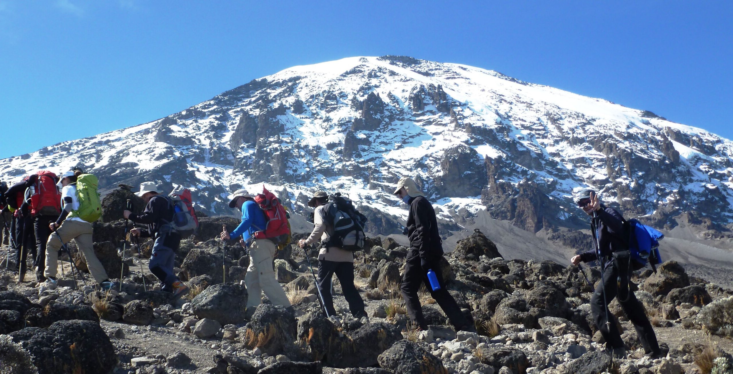 escursionisti sul KIlimanjaro